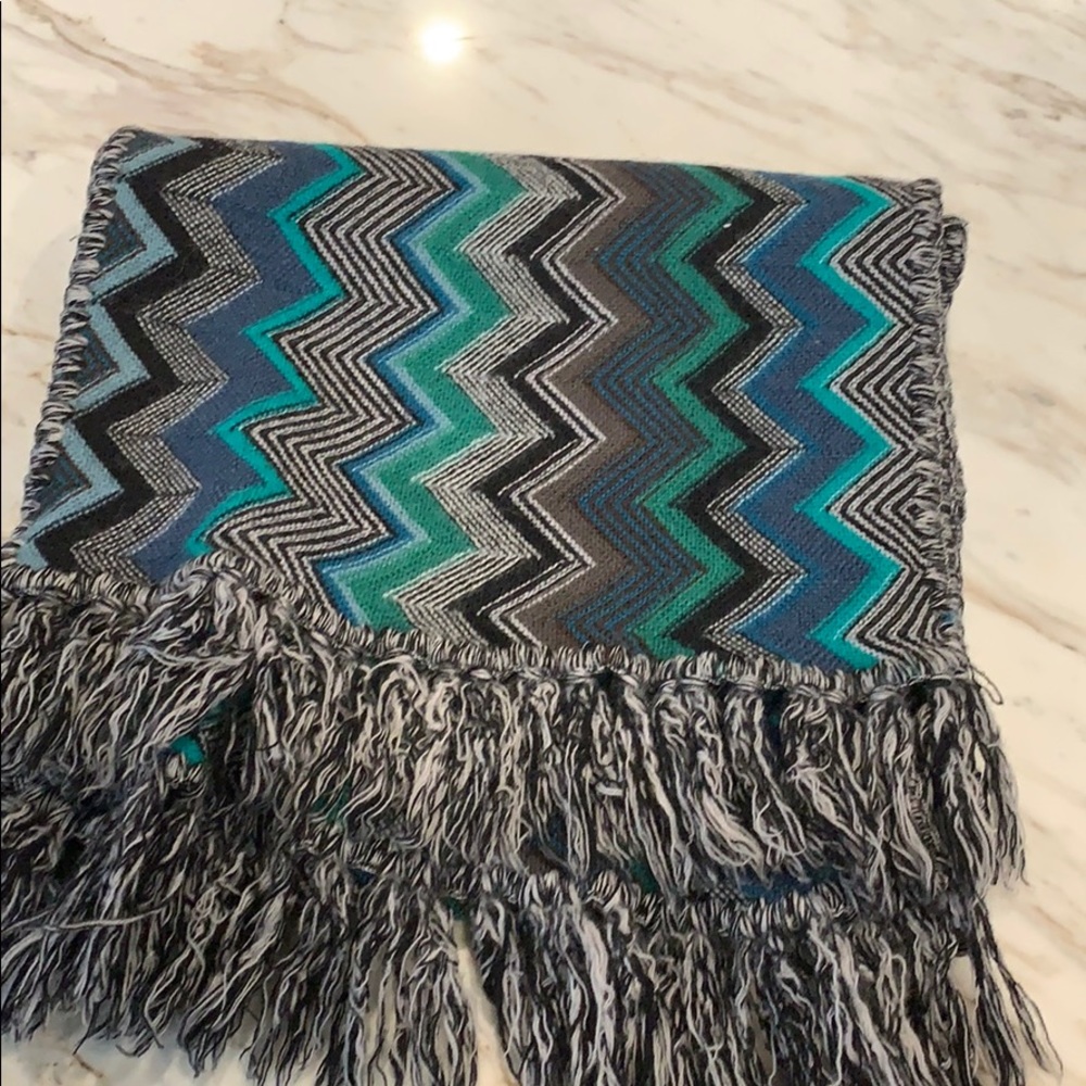 Ladies Missoni Zig Zag Scarf - EXCELLENT LIKE NEW